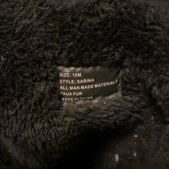 ISO Women’s Sarina winter boots - Picture 5 of 5